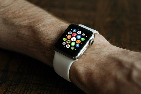 苹果智能手表出货量创新高：越来越多用户无爱机械表